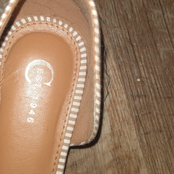 Cest 1946 flats - Picture 2 of 3